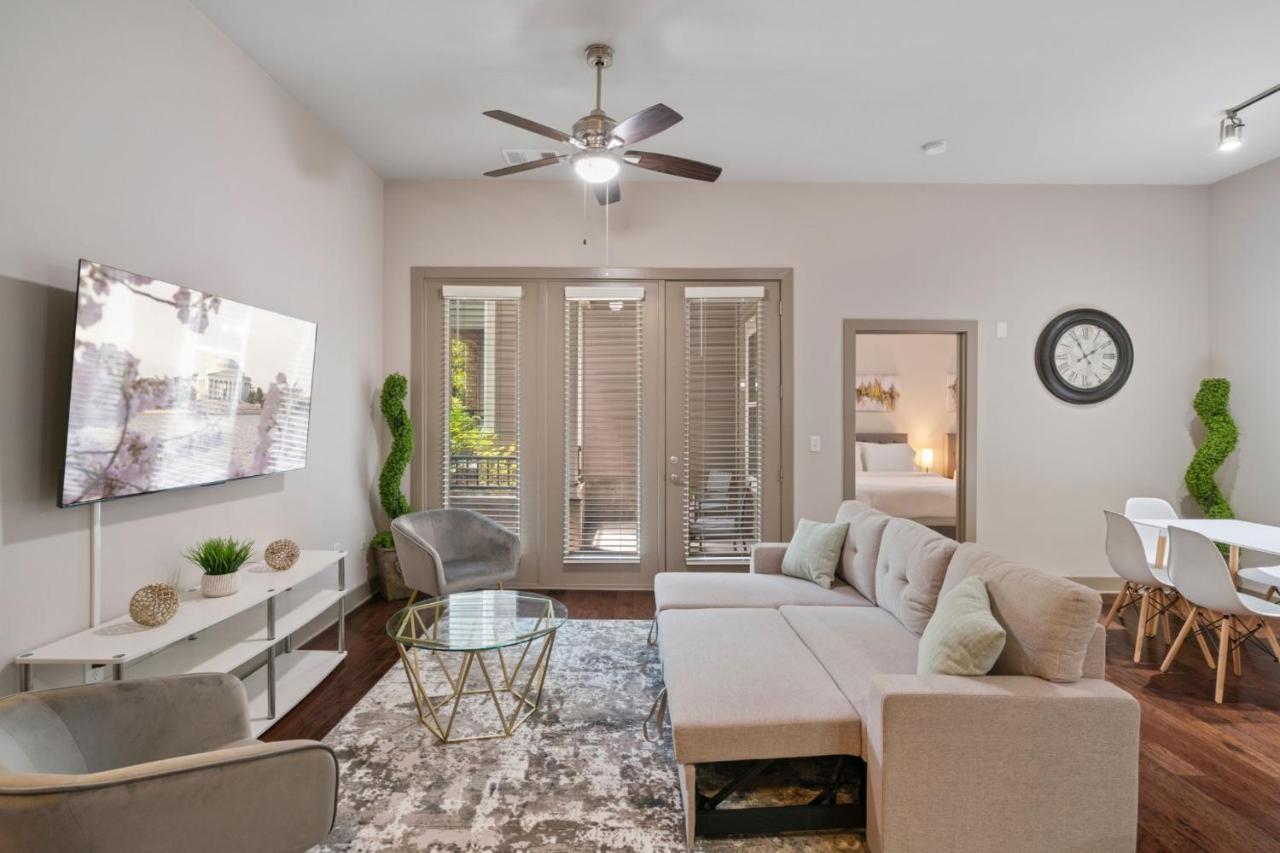 Grand Luxury Premium Vaulted Ceilings Leilighet Woodbridge Eksteriør bilde