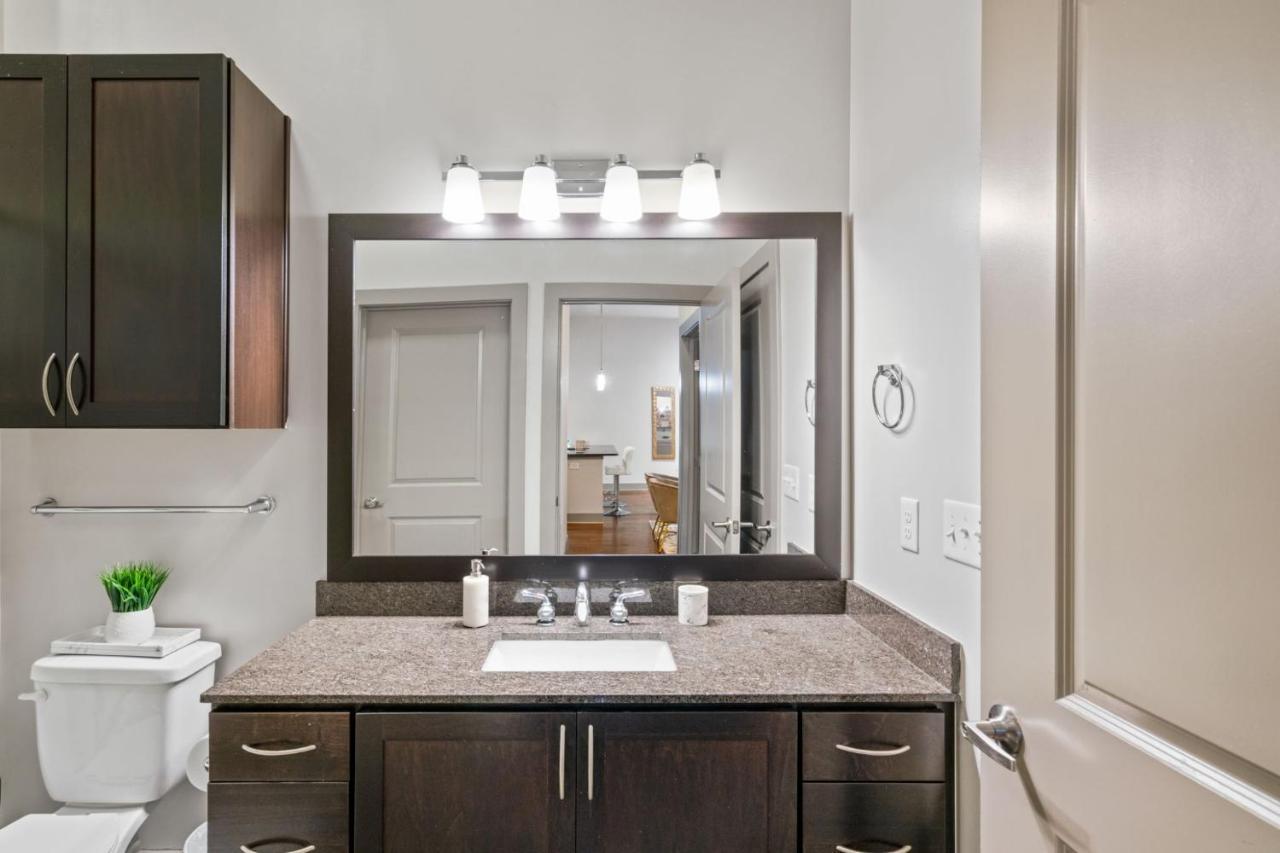 Grand Luxury Premium Vaulted Ceilings Leilighet Woodbridge Eksteriør bilde