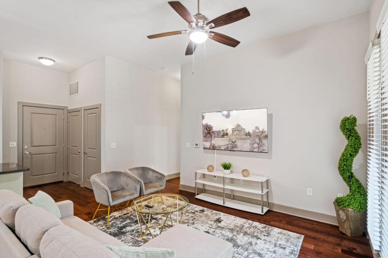 Grand Luxury Premium Vaulted Ceilings Leilighet Woodbridge Eksteriør bilde