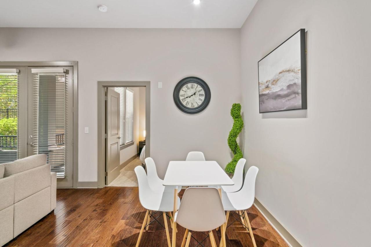 Grand Luxury Premium Vaulted Ceilings Leilighet Woodbridge Eksteriør bilde