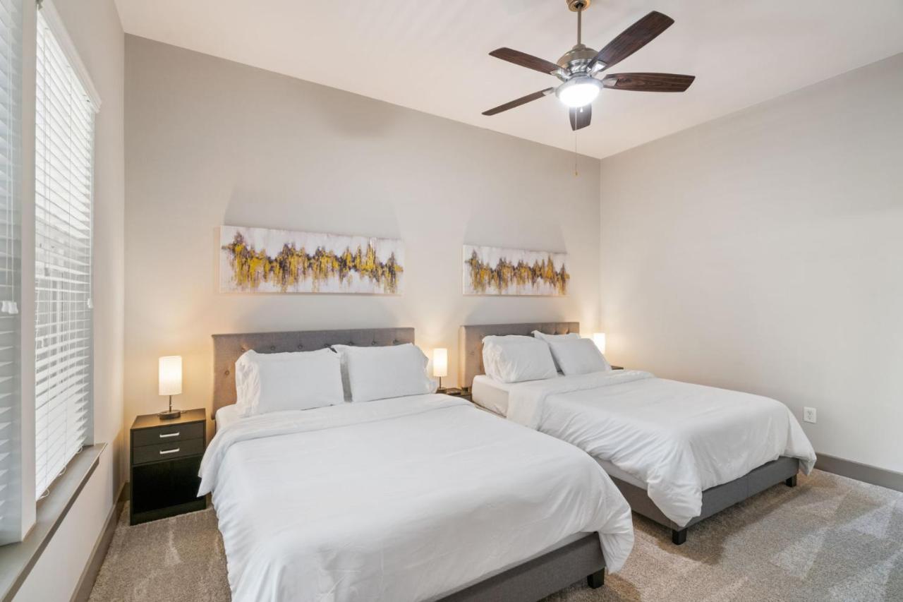 Grand Luxury Premium Vaulted Ceilings Leilighet Woodbridge Eksteriør bilde
