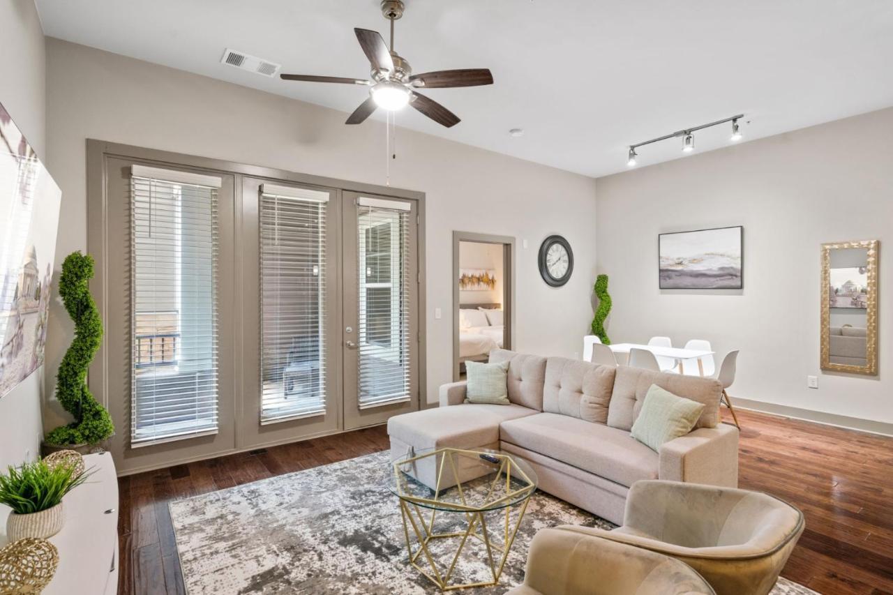 Grand Luxury Premium Vaulted Ceilings Leilighet Woodbridge Eksteriør bilde