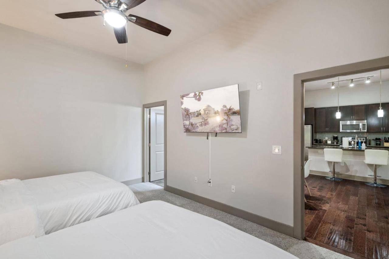 Grand Luxury Premium Vaulted Ceilings Leilighet Woodbridge Eksteriør bilde